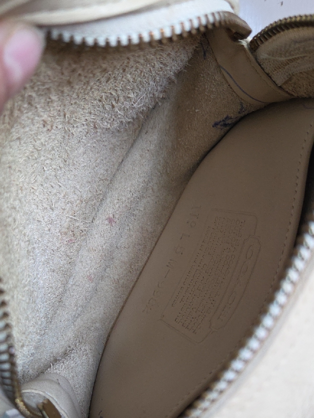 COACH Bone 1995 Chester Leather Crossbody Bag - Picture 9 of 13